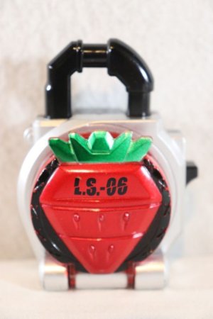 Photo1: Kamen Rider Gaim / DX Ichigo Lockseed (1)