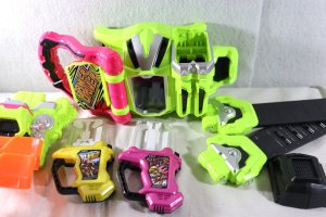 Photo1: Kamen Rider Ex-Aid / DX Gamer Driver & Kimewaza Slot Holder with DX Mighty Action X & Bakusou Bike Gashat Used (1)