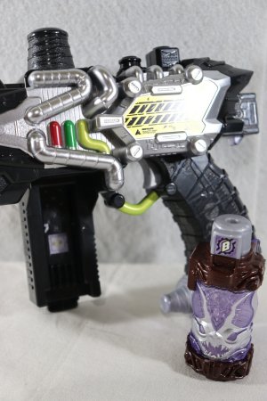 Photo1: Kamen Rider Build / DX TranSteam Gun with Bat Lost Bottle Used (1)