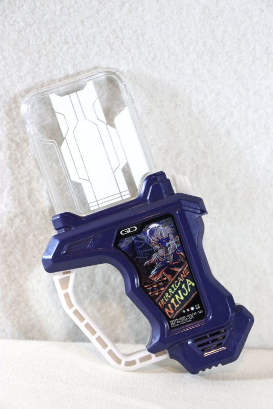 Kamen Rider Ex-Aid / DX Hurricane Ninja Gashat Used