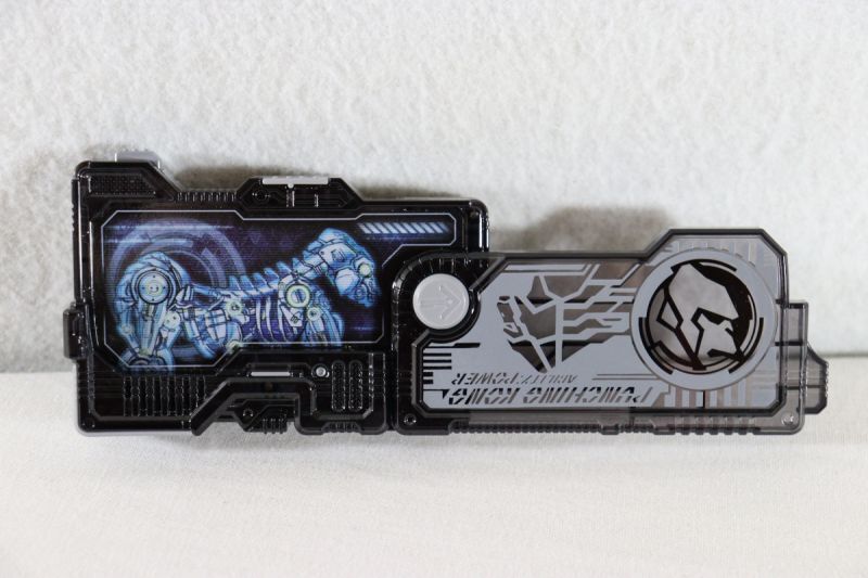 Kamen Rider Zero-One / DX Punching Kong Progrise Key Used