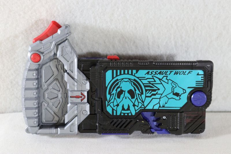 Kamen Rider Zero-One / DX Assault Wolf Progrise Key Used