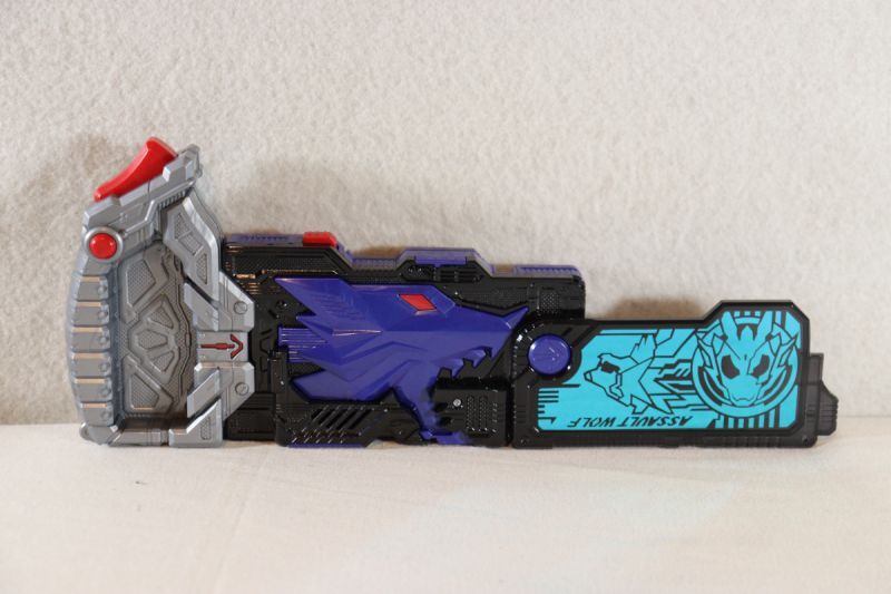 Kamen Rider Zero-One / DX Assault Wolf Progrise Key with Package