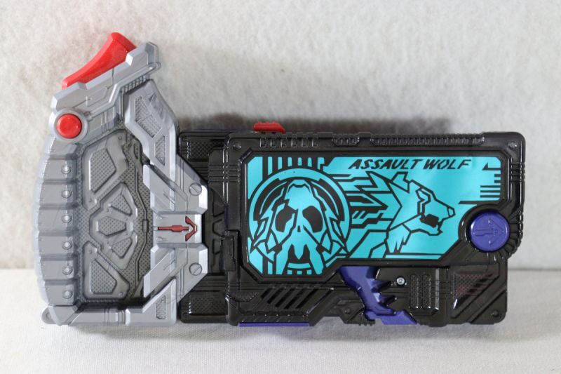 Kamen Rider Zero-One / DX Assault Wolf Progrise Key with Package