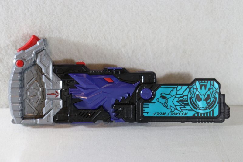 Kamen Rider Zero-One / DX Assault Wolf Progrise Key with Package