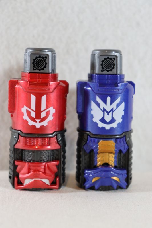 Kamen Rider Build / DX Rabbit Evol Bottle & Dragon Evol Bottle Set