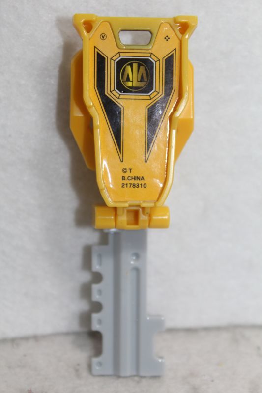 Kaizoku Sentai Gokaiger / Yellow Lion Ranger Key Choujuu Sentai Liveman