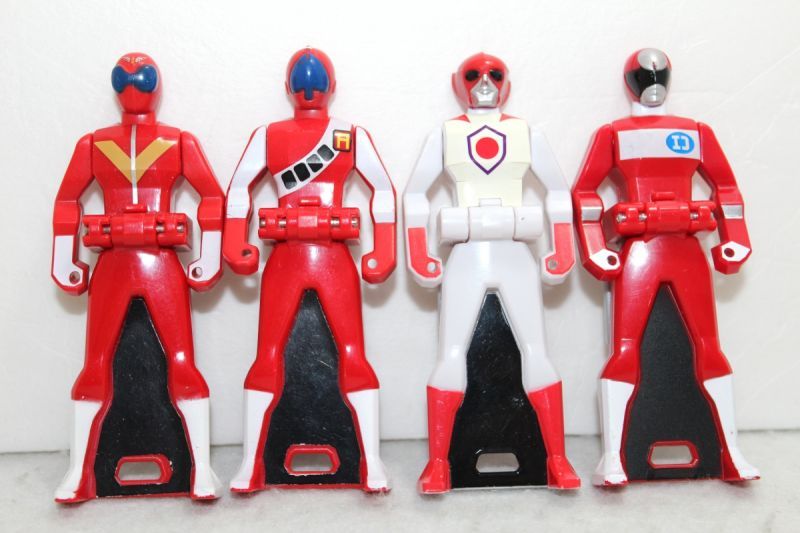 Kaizoku Sentai Gokaiger   Aka Ranger To Red Buster 36 Ranger Key Set