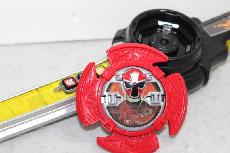 Shuriken Sentai NinNinger / Ninja Ichiban Tou with Aka Ninger Shuriken